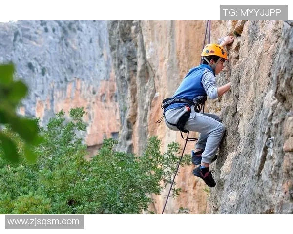 成都攀岩队与西安攀岩队实力对比赛后分析与总结